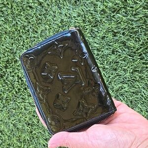 LV card wallet